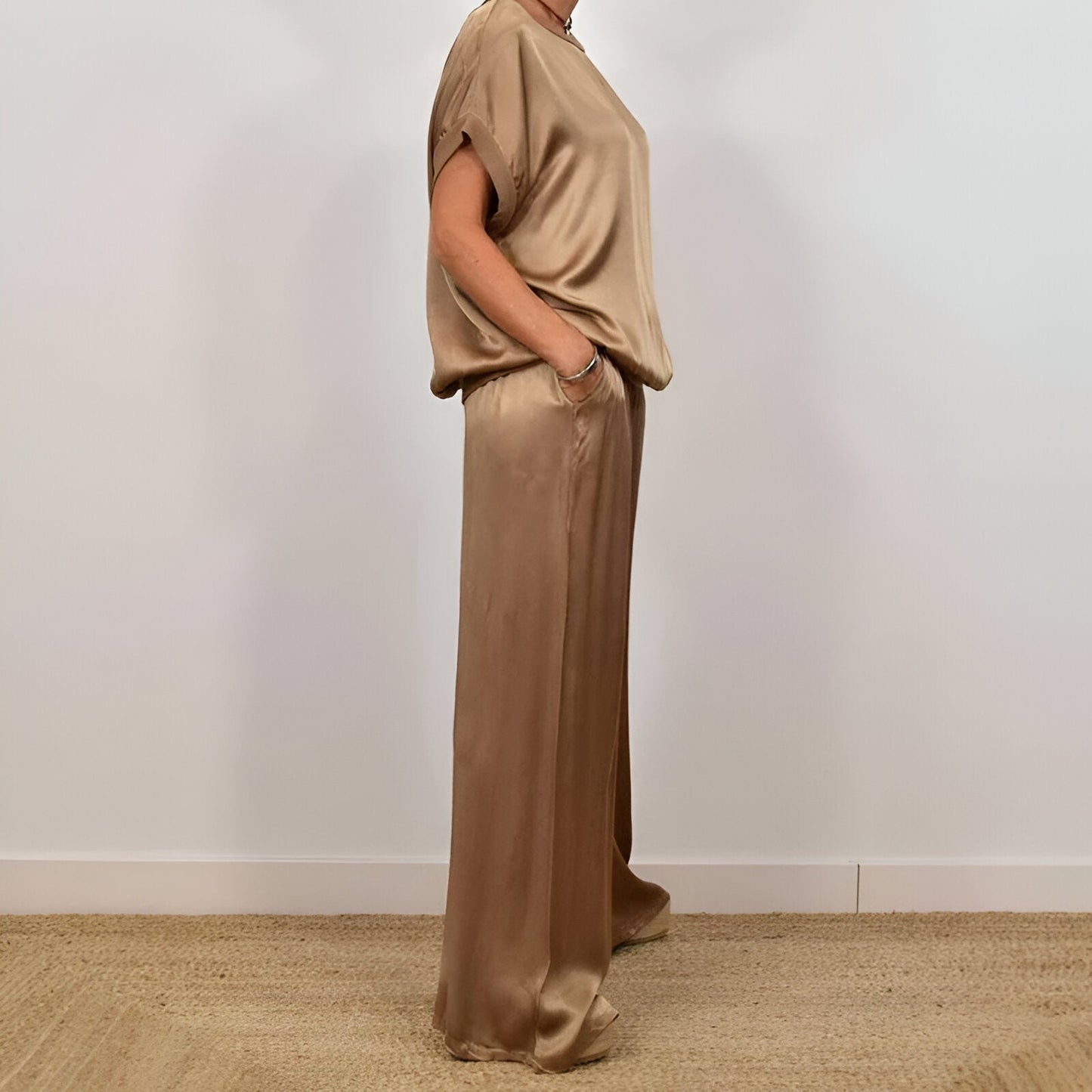 Rilanna – The Set That Flatters Your Figure and Lets You Breathe Free