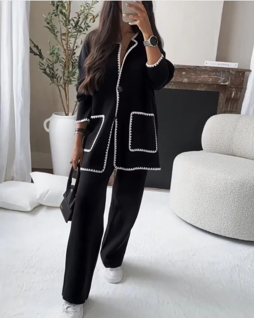 Black (Almost sold out) / XL (14-16)
