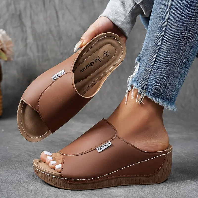 Brown / 9 US | 40 EU