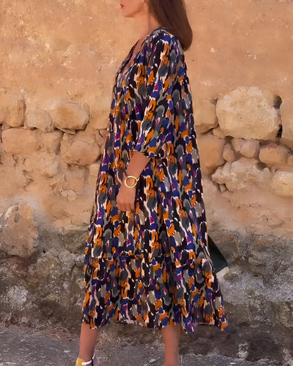 Nathalie | Dress with V-neck in retro print